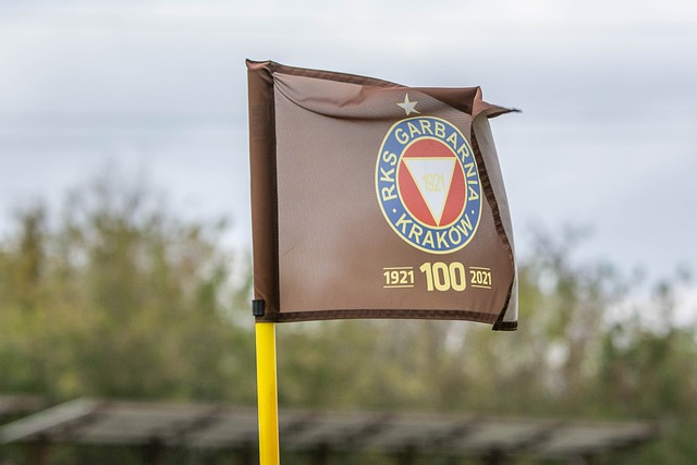 必须顶薪+长约！曼城希望和瓜迪奥拉续约，但也会尊重教练的选择.